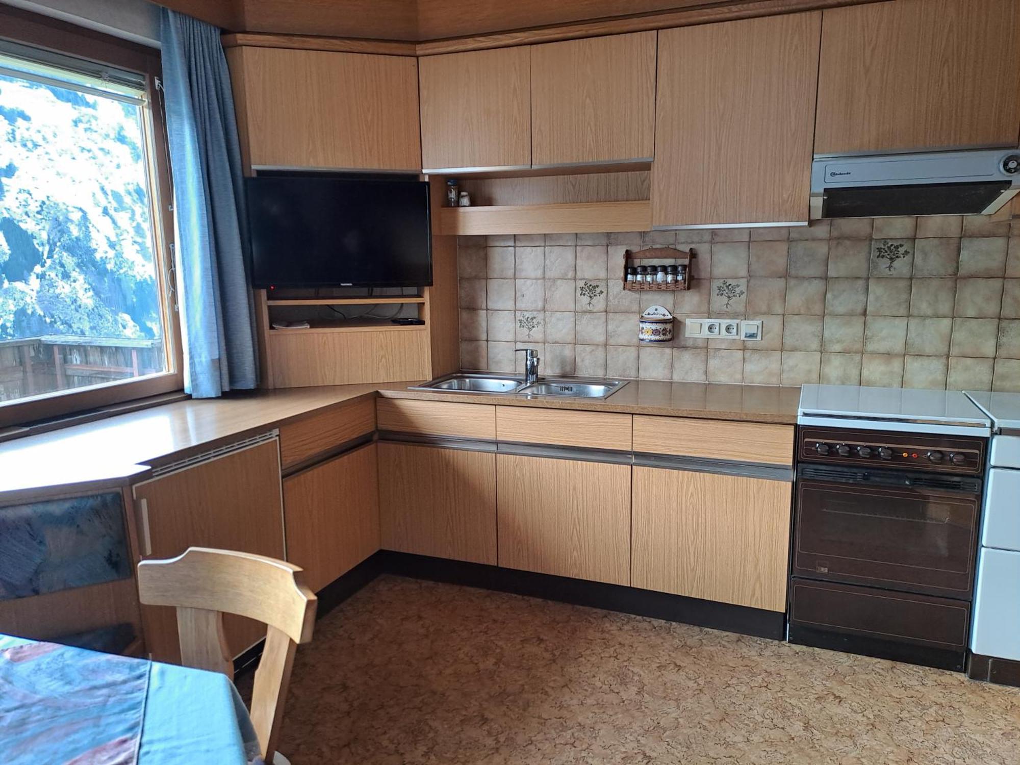 Apartment Resinger *